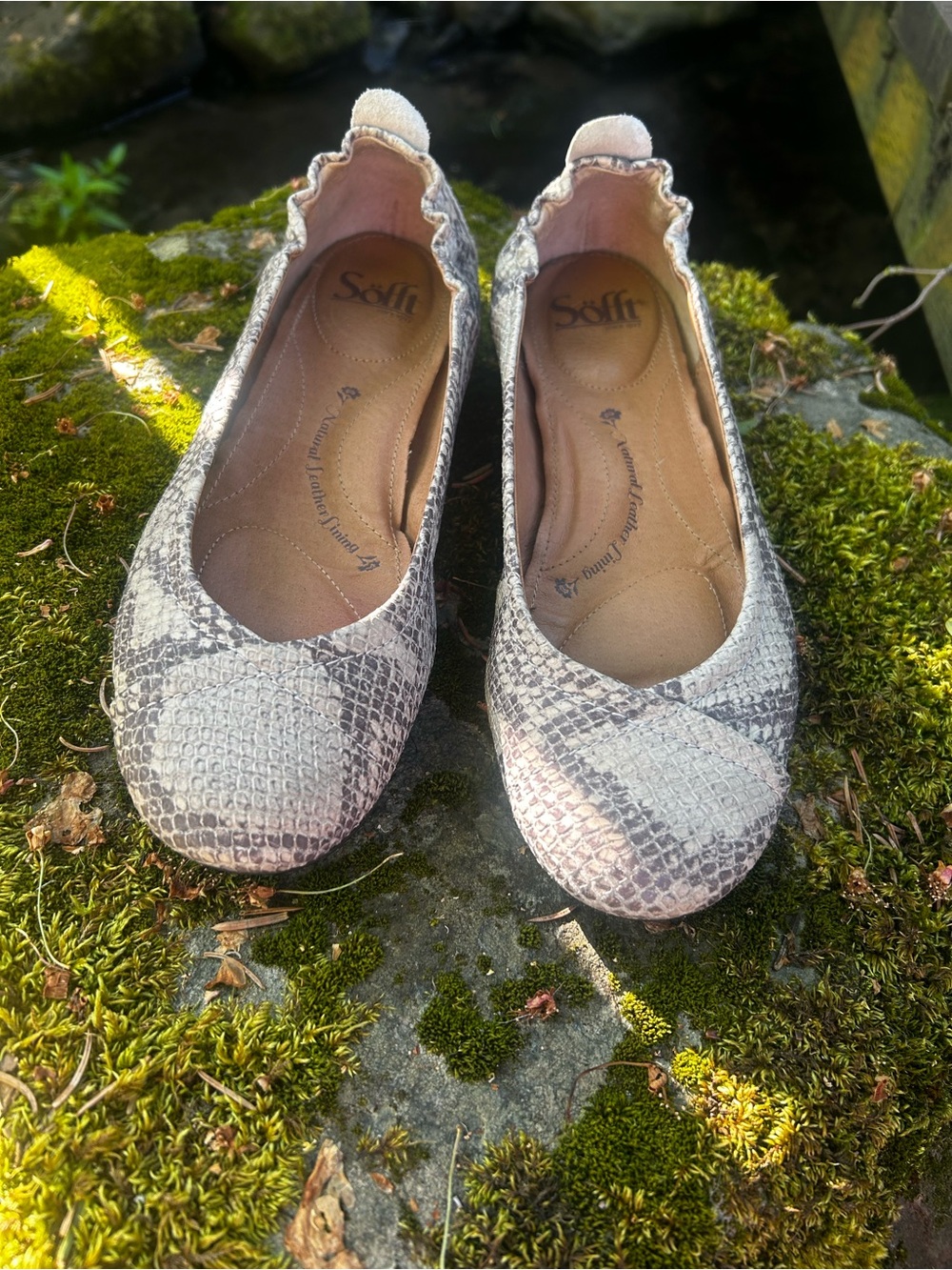 SOFFT - Women's Neutral Snake-Print Ballet Flats - Picture 2 of 7